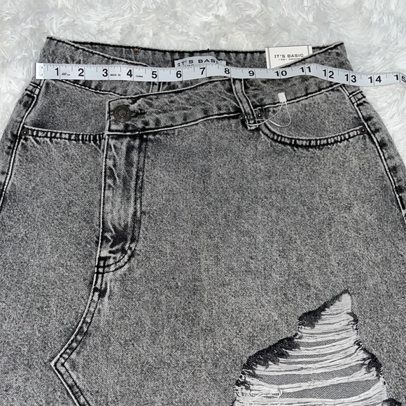NWT! It’s Basic Gray Acid Wash Distressed Mini Skirt M - Picture 3 of 10